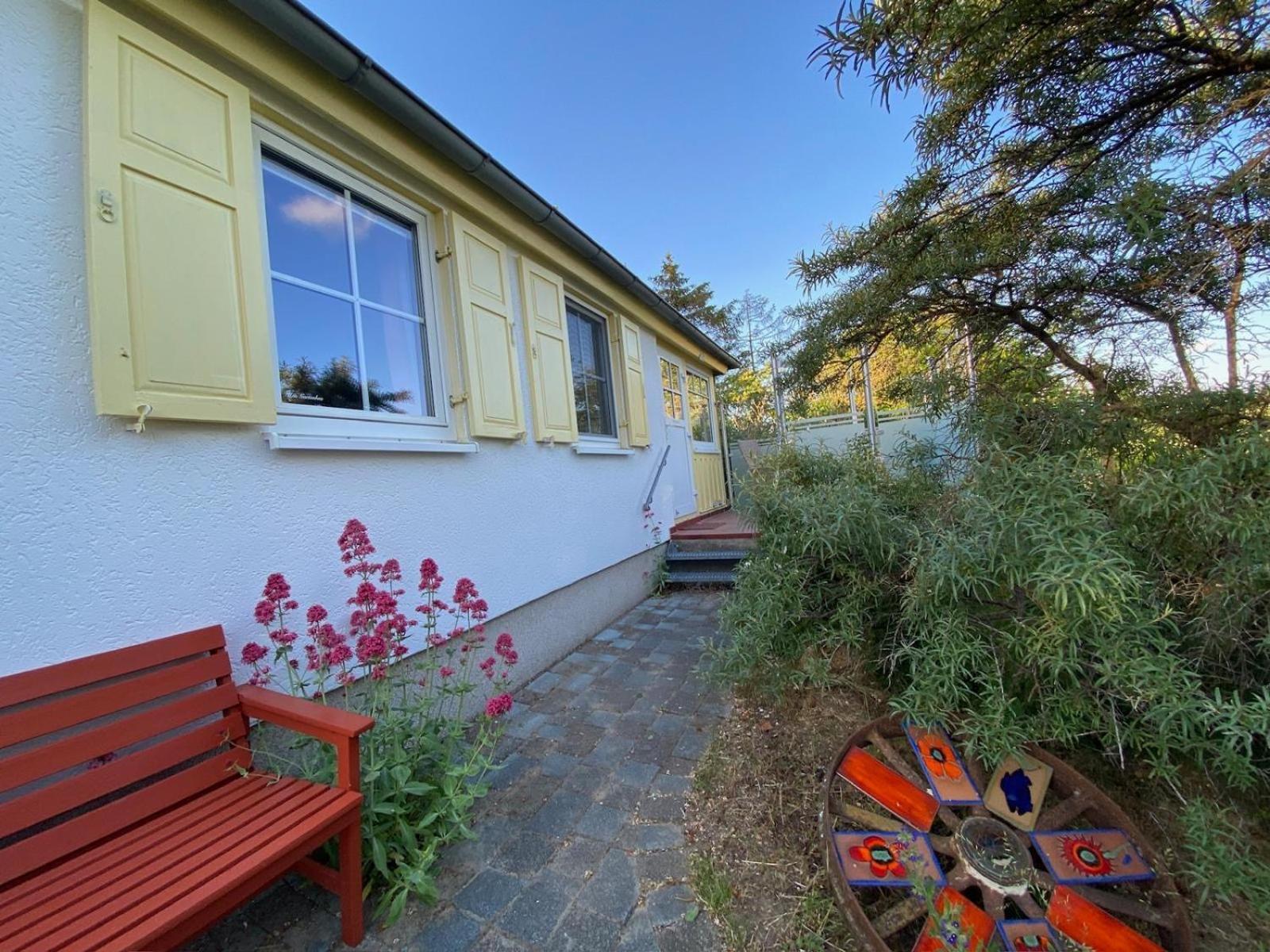 Uns Gartenhus Mit Blick Auf Das Meer Thiessow Bagian luar foto